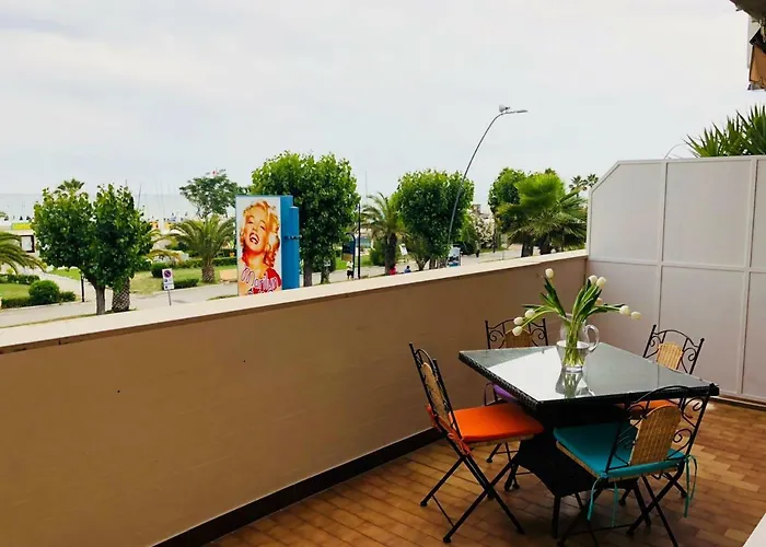 Casa Fronte Mare Nyaraló