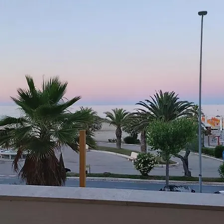 Casa Fronte Mare Alba Adriatica