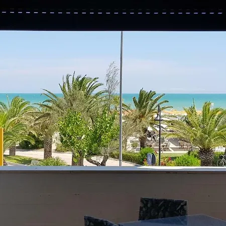 Semesterbostad Casa Fronte Mare Alba Adriatica